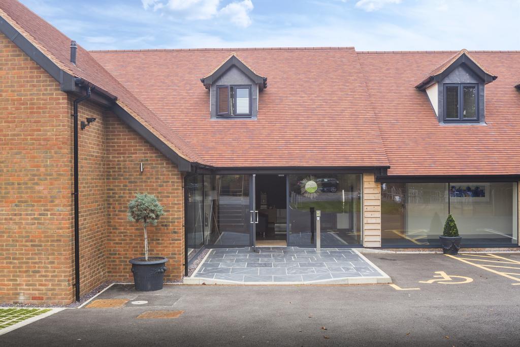 The Chequers Inn บีคอนส์ฟิลด์ ภายนอก รูปภาพ