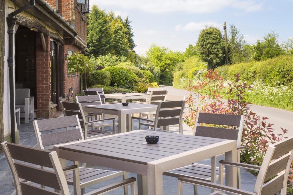 The Chequers Inn บีคอนส์ฟิลด์ ภายนอก รูปภาพ