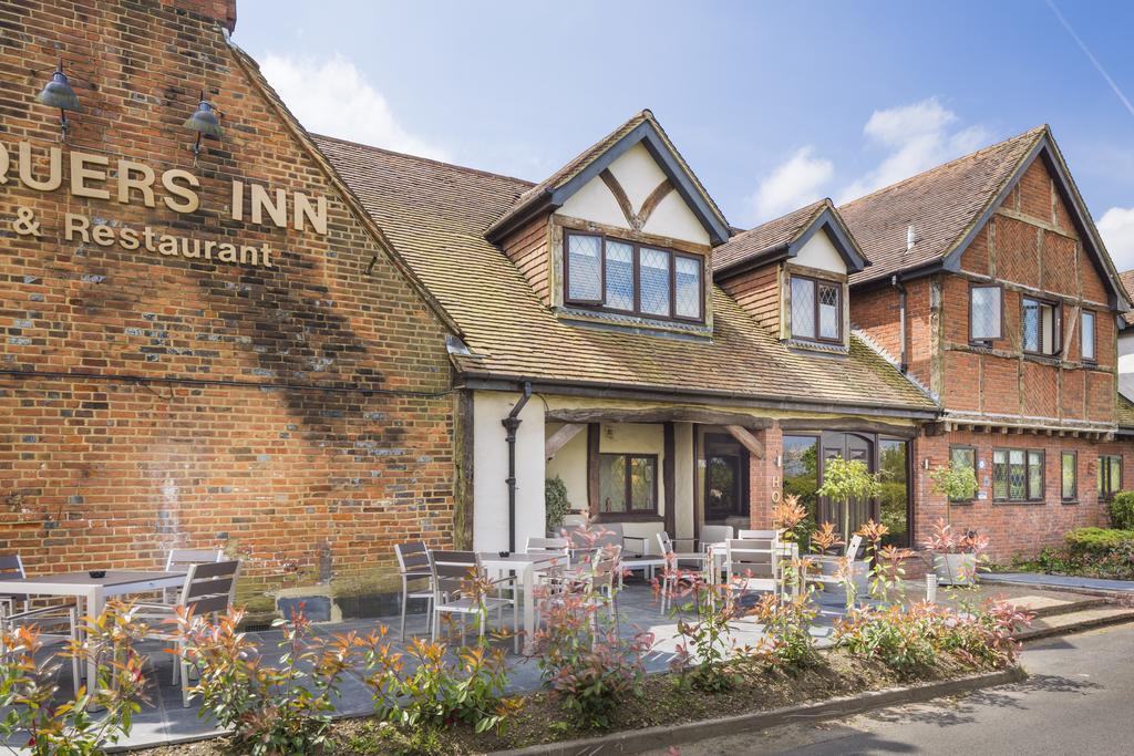 The Chequers Inn บีคอนส์ฟิลด์ ภายนอก รูปภาพ