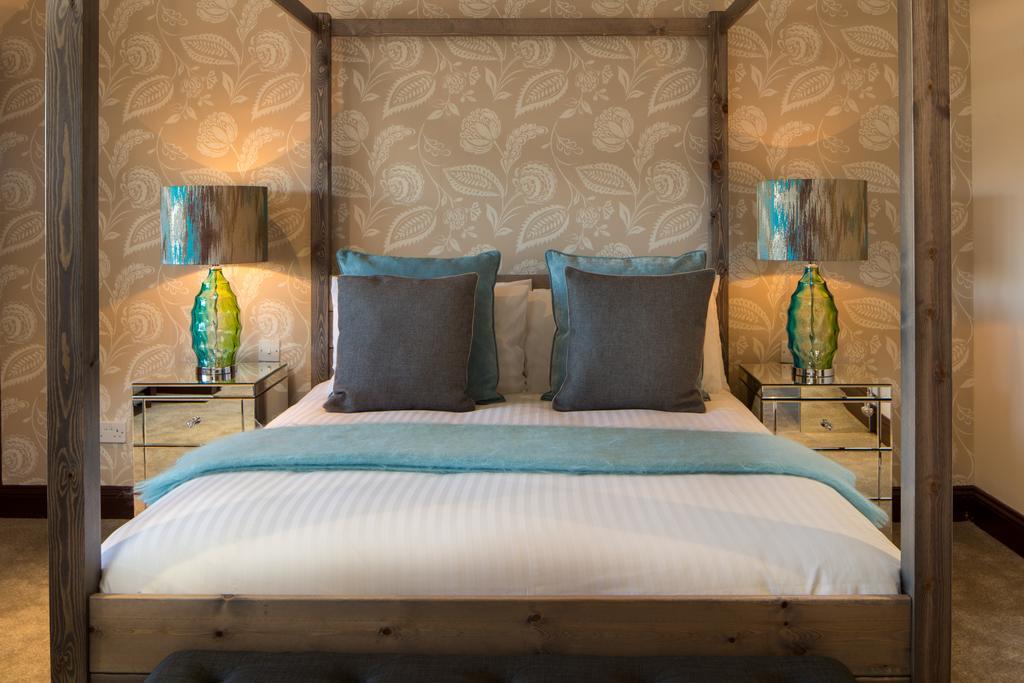 The Chequers Inn บีคอนส์ฟิลด์ ภายนอก รูปภาพ