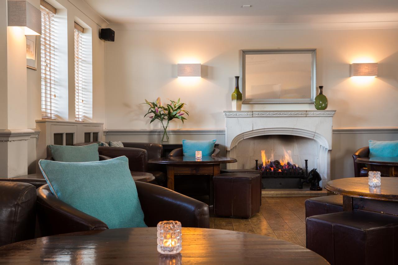 The Chequers Inn บีคอนส์ฟิลด์ ภายนอก รูปภาพ